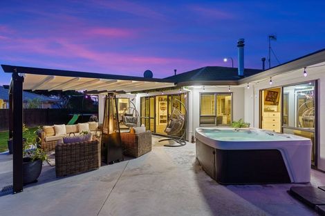 Photo of property in 37 Realm Drive, Paraparaumu, 5032