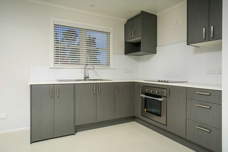 Photo of property in 2 Frizell Street, Beach Haven, Auckland, 0626