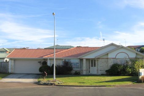 Photo of property in 10 Caulfield Place, Nawton, Hamilton, 3200