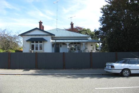 Photo of property in 100 Avenue Road, West End, Timaru, 7910