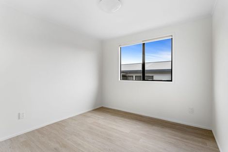 Photo of property in 2/73 Luanda Drive, Ranui, Auckland, 0612