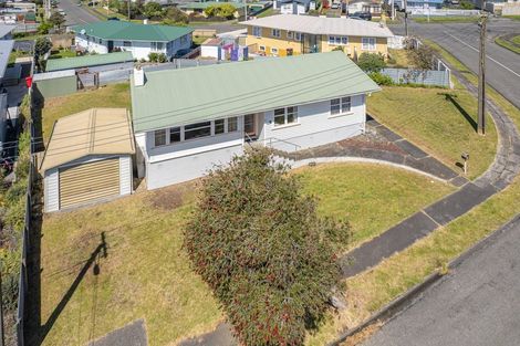 Photo of property in 4 Glenn Street, Castlecliff, Whanganui, 4501