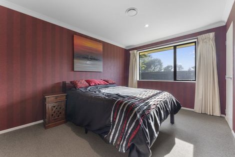 Photo of property in 10 Rodeo Drive, Kelvin Grove, Palmerston North, 4414