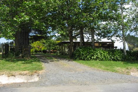 Photo of property in 82 Moontide Road, Kumeu, 0892