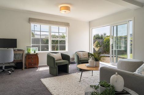 Photo of property in 24 Oriel Avenue, Tawa, Wellington, 5028