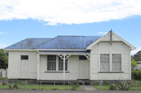 Photo of property in 15 Monkhouse Street, Tolaga Bay, 4077