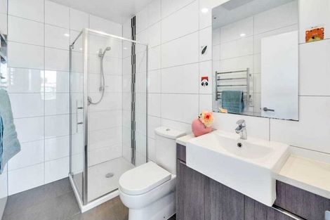 Photo of property in Apollo Apartments, 201/46 Rosedale Road, Rosedale, Auckland, 0632