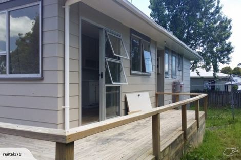 Photo of property in 2/20 Carter Place, Manurewa, Auckland, 2102