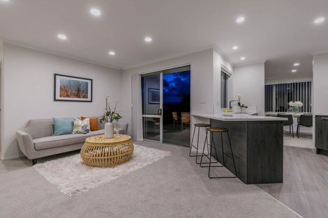 Photo of property in 36 Nimstedt Avenue, Oteha, Auckland, 0632