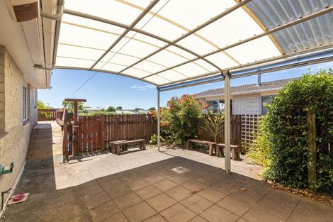 Photo of property in 10 Camellia Avenue, Bell Block, New Plymouth, 4312