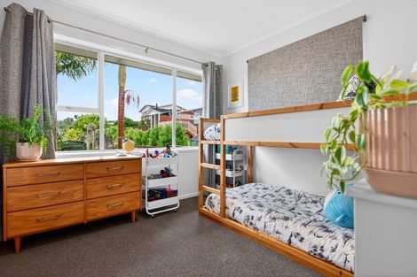 Photo of property in 1/3 Butterworth Drive, Glendene, Auckland, 0602