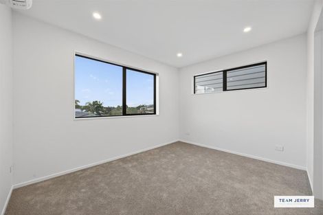 Photo of property in 27 Jandell Crescent, Bucklands Beach, Auckland, 2014