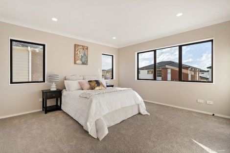 Photo of property in 10 Hinoki Way, Flat Bush, Auckland, 2019