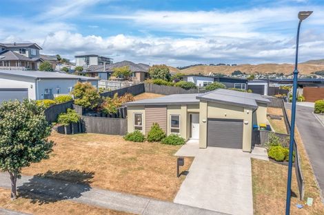 Photo of property in 7 Sumner Terrace, Aotea, Porirua, 5024