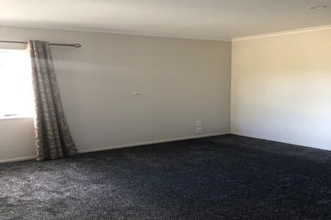 Photo of property in 15 Matilda Place, Weymouth, Auckland, 2103