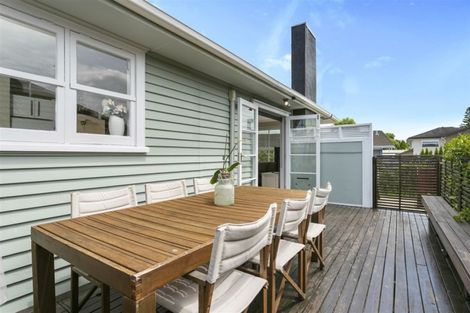 Photo of property in 22 Rewarewa Road, Te Atatu Peninsula, Auckland, 0610
