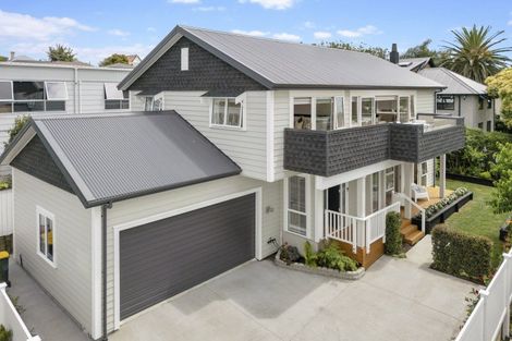 Photo of property in 2/2 Milton Road, Northcote Point, Auckland, 0627