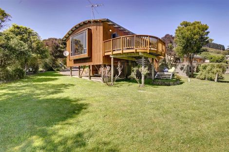 Photo of property in 66 Lukes Road, Little Akaloa, 7583