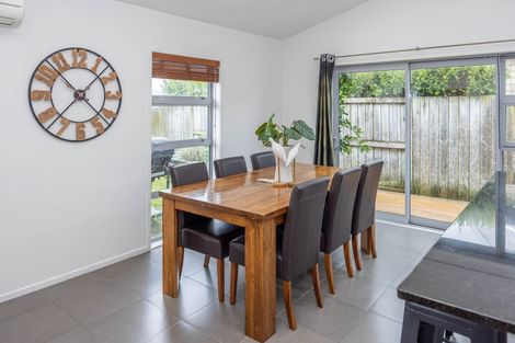 Photo of property in 33 Chadwick Place, Rototuna North, Hamilton, 3210