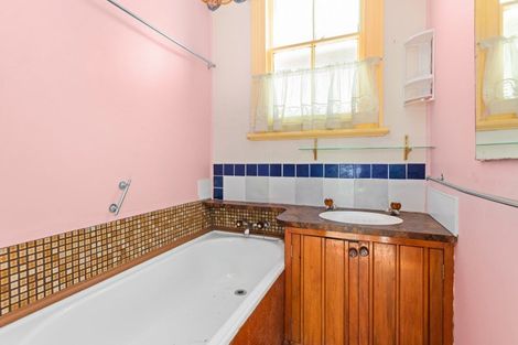 Photo of property in 143 Wellesley Road, Napier South, Napier, 4110