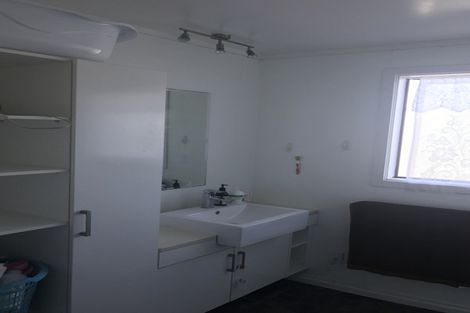 Photo of property in 17 Montego Place, Weymouth, Auckland, 2103