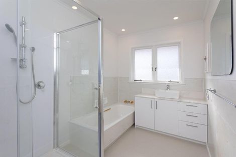 Photo of property in 2 Saratoga Avenue, Herne Bay, Auckland, 1011