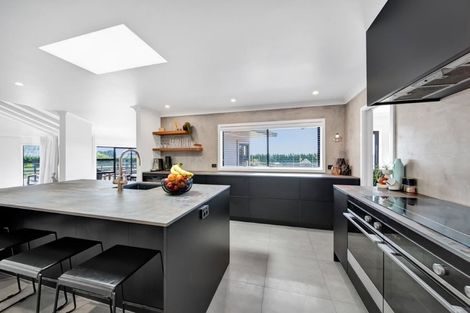 Photo of property in 43 Pennington Road, Brixton, Waitara, 4382