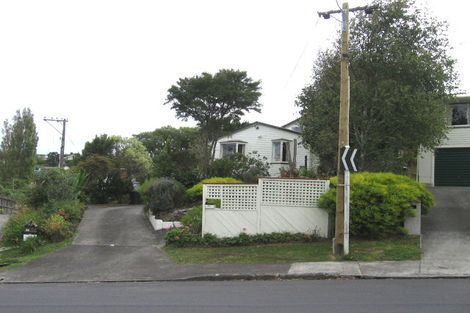 Photo of property in 27 Selwyn Crescent, Forrest Hill, Auckland, 0620