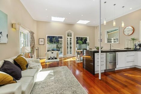 Photo of property in 20 Mitchell Street, Brooklyn, Wellington, 6021