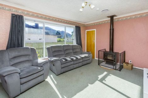 Photo of property in 92 Pine Avenue, Ebdentown, Upper Hutt, 5018