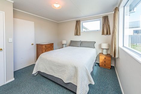 Photo of property in 25 Nukumaru Parade, Waiinu Beach, Whanganui, 4588