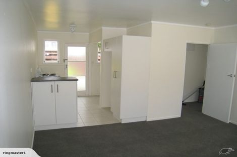 Photo of property in 2/10 Agincourt Street, Glenfield, Auckland, 0629