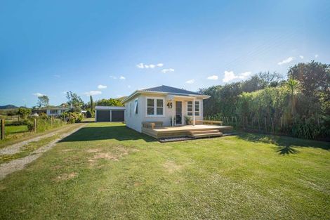Photo of property in 49 Tauwhareparae Road, Tolaga Bay, 4077