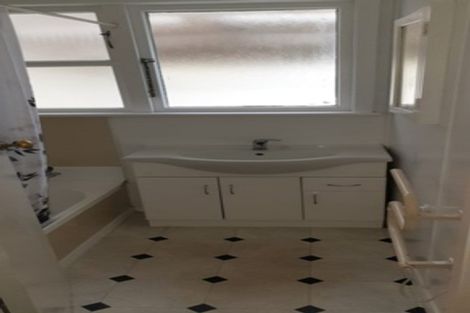 Photo of property in 12a Maraval Crescent, Grenada Village, Wellington, 6037