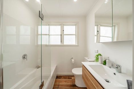 Photo of property in 31 Newcombe Street, Naenae, Lower Hutt, 5011