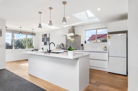 Photo of property in 40 Farquhars Road, Redwood, Christchurch, 8051