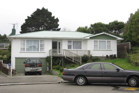 Photo of property in 44 Turville Crescent, Newlands, Wellington, 6037