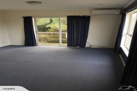 Photo of property in 26 Batchelor Street, Newlands, Wellington, 6037