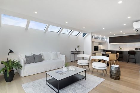 Photo of property in 35a Gulf View Road, Murrays Bay, Auckland, 0630