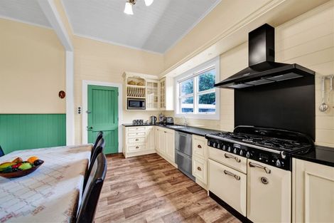 Photo of property in 3 Cameron Street, Hawera, 4610