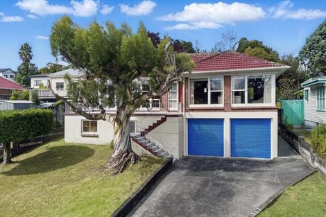 Photo of property in 18 Millbrook Road, Henderson, Auckland, 0612