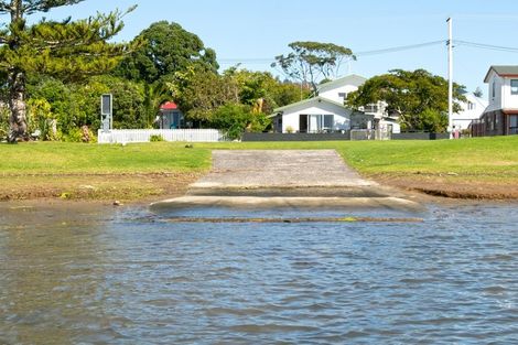 Photo of property in 7 Athenree Road, Athenree, Katikati, 3177