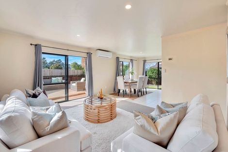 Photo of property in 30 Zefiro Drive, Massey, Auckland, 0614