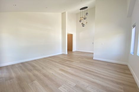 Photo of property in 22 Lorikeet Place, Unsworth Heights, Auckland, 0632