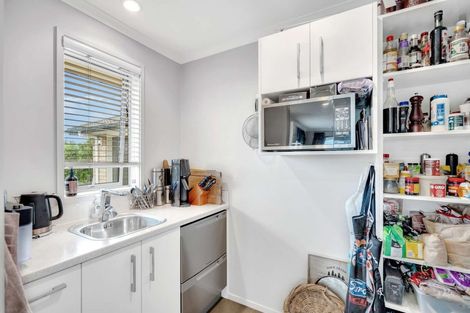 Photo of property in 12 Omana Avenue, Shelly Beach, Helensville, 0874