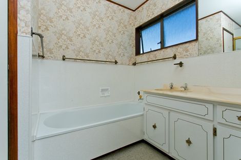 Photo of property in 2/25 Toroa Street, Torbay, Auckland, 0630