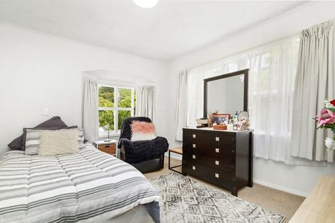 Photo of property in 64 Larsen Crescent, Tawa, Wellington, 5028