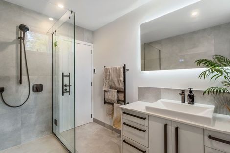 Photo of property in 163 Ocean Beach Road, Tairua, 3508