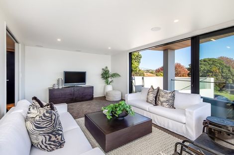 Photo of property in 2 Ronaki Road, Mission Bay, Auckland, 1071