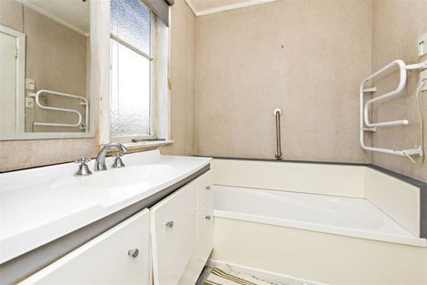 Photo of property in 33 Huia Road, Papatoetoe, Auckland, 2025